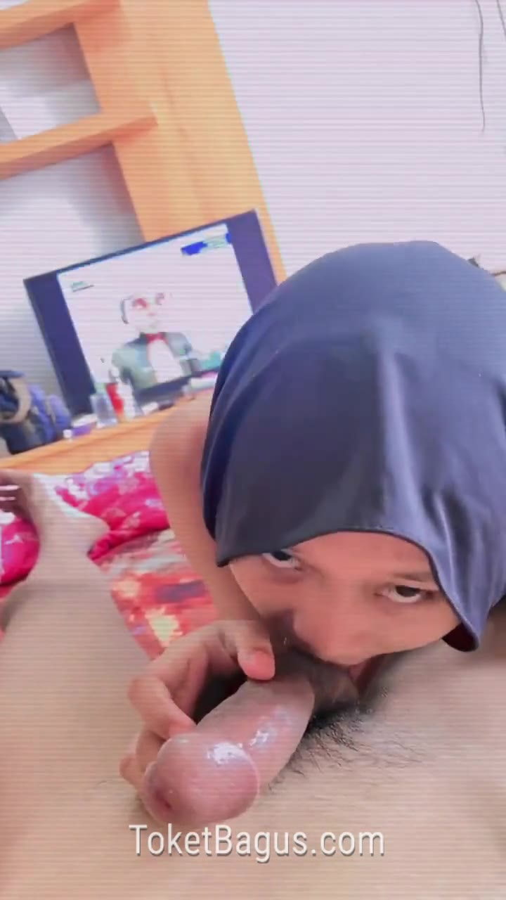 Thumbnail untuk Jilbab Doyan Jilat Kontol simontok New Video colmek
