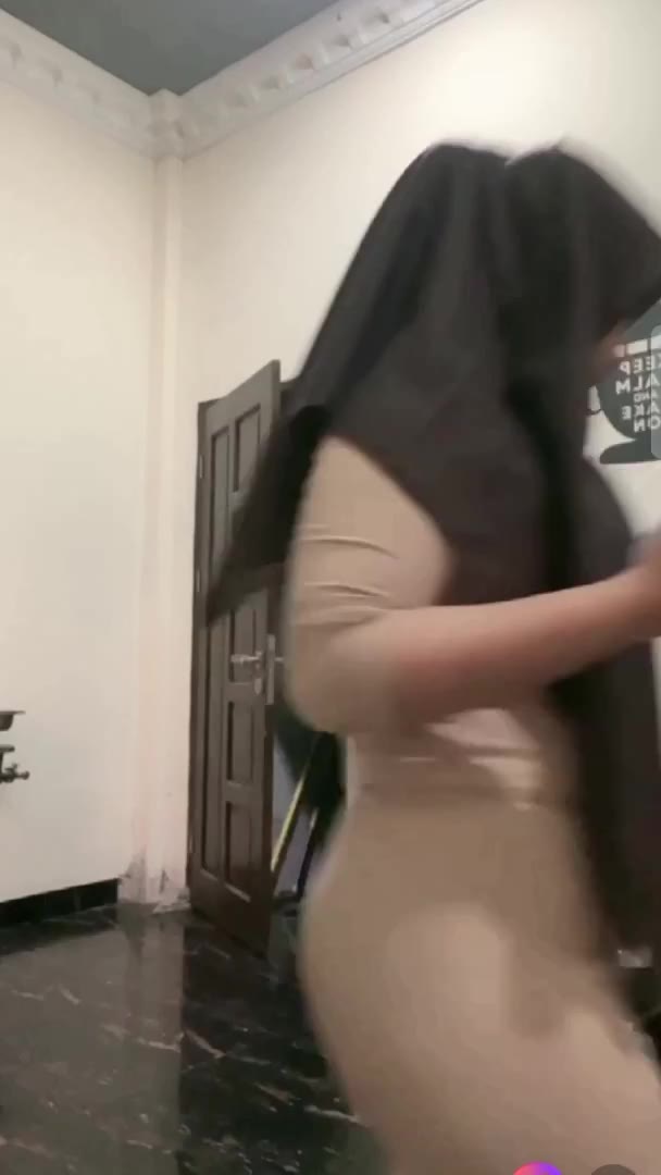 HD) Jilbab Montok Nyeplak(1080P