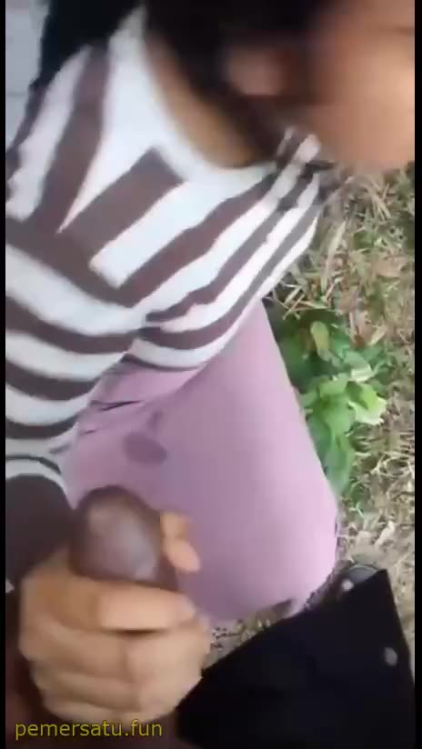 Fulldur Karin Abg 18yo Imut Sepong Kontol Gede Outdoor 1