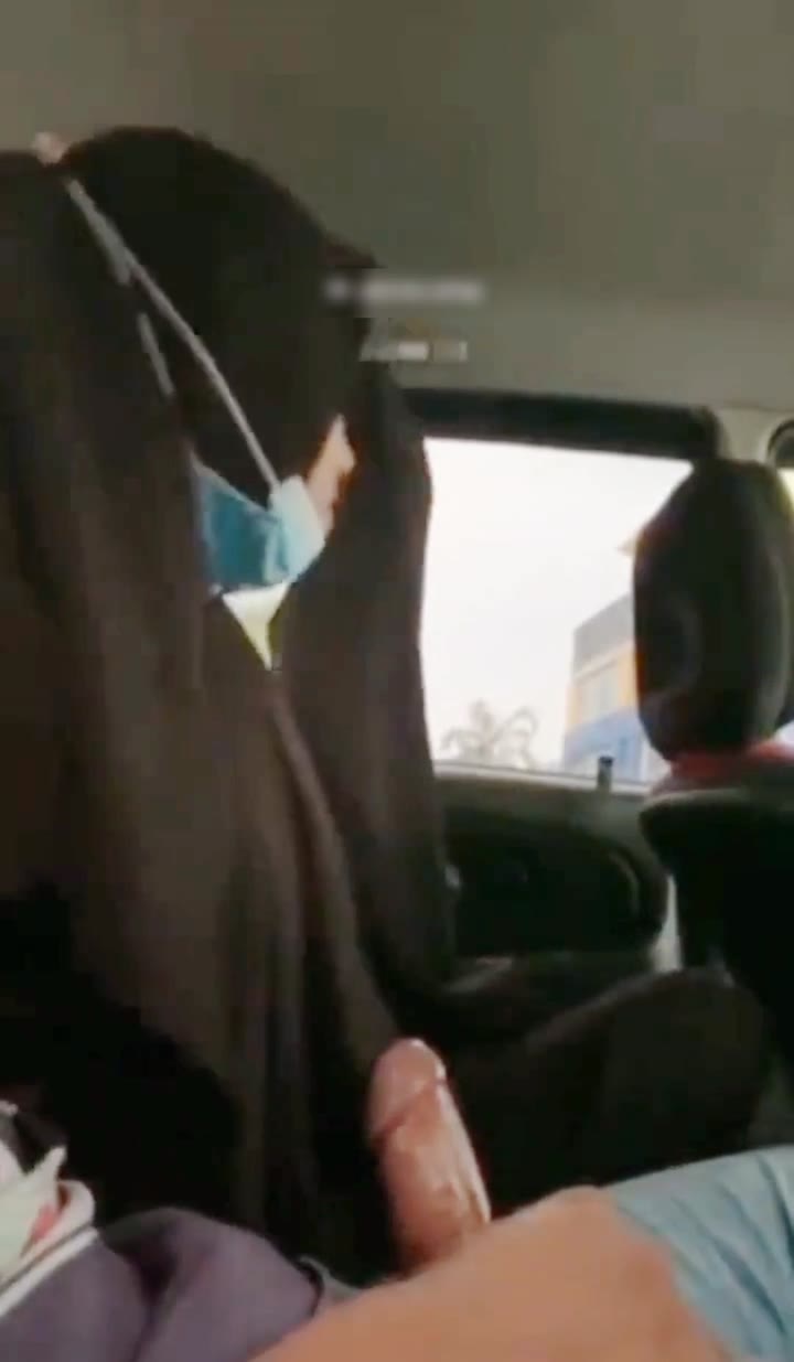 Mobil Hijab Hitam Ml Di