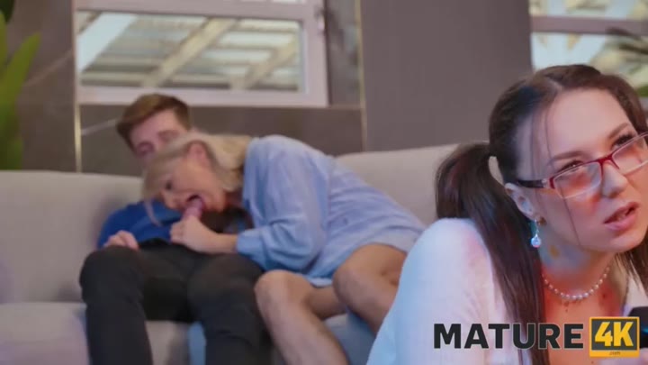 Thumbnail untuk Bokep Barat Calon Mertua Yang Binal Simontok Video