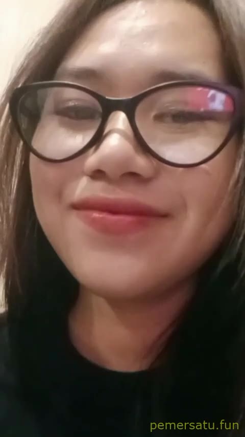 P38 Zeya Abg 18yo Kacamata Sange