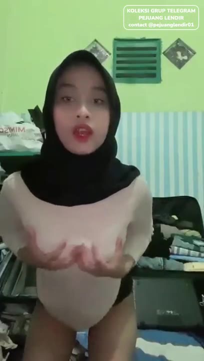 Thumbnail untuk Bokep Indo Viral Hijab Bandung Pamer Tubuh Mungil