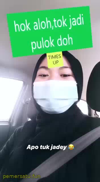 P10 Arinah Jilbab Binal Suka Bikin Status IG