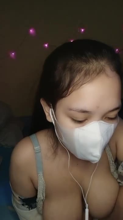 Thumbnail untuk Ibu Muda Toket Gede Liveshow Colmek Bokepind Bochiel