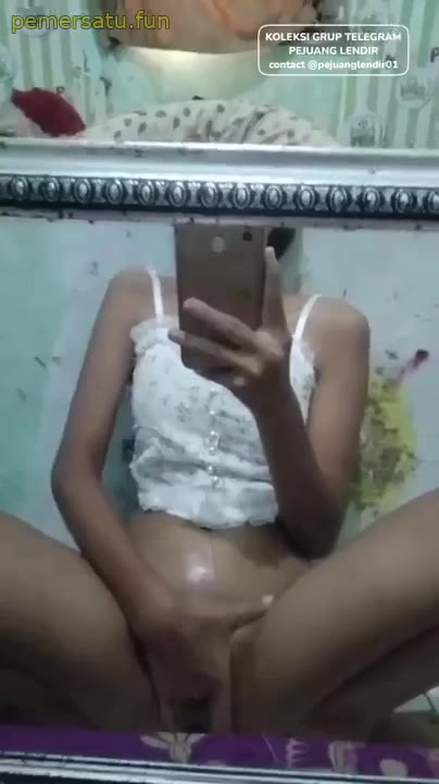 Cermin Tia Tiara 9 - Colmek Becek Di Depan