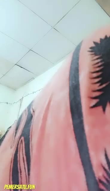 Kontol Tante Hijab Seneng Banget Sepong