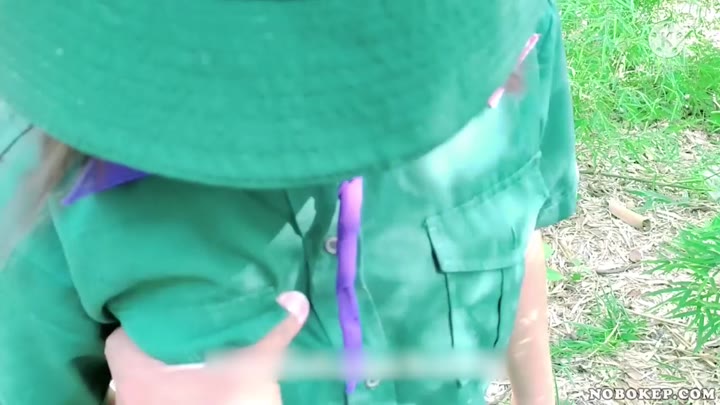 Thumbnail untuk Bokep Ngewe Relawan Cantik Toket Gede Di Hutan