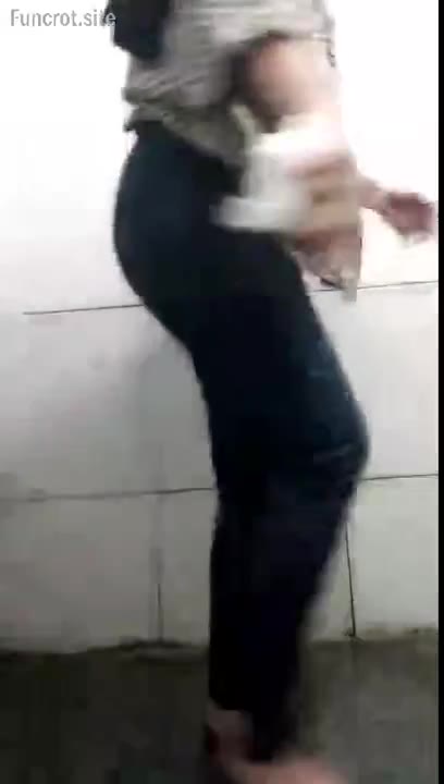 Thumbnail untuk Ngintip Gadis Hijab Di Toilet 1 Bokep Indo