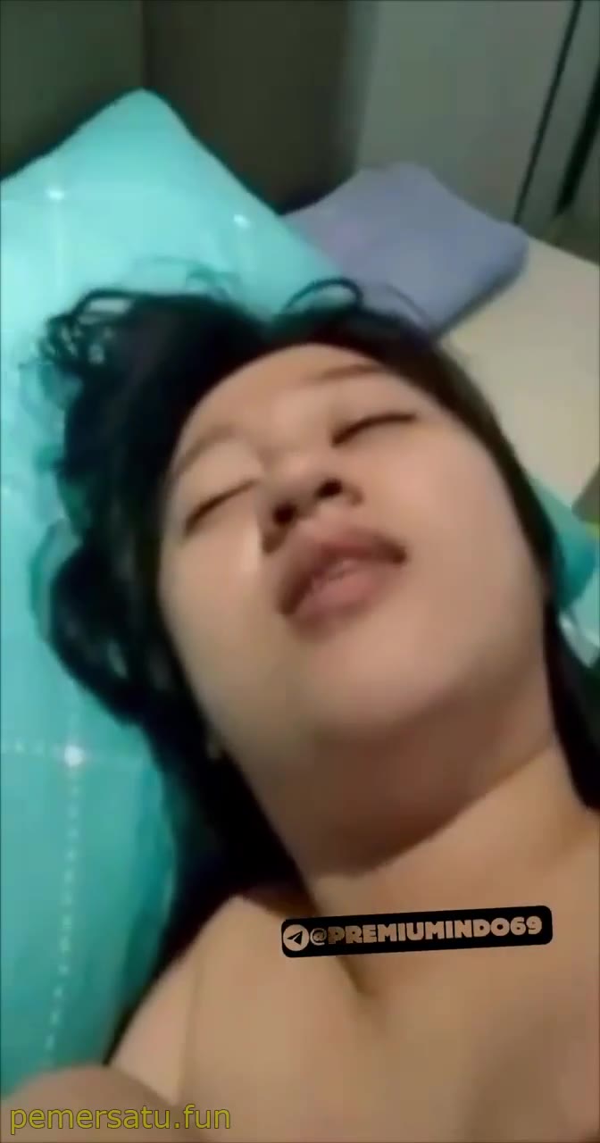P3 Chindo Kacamata Mulus Dimaenin Pacar