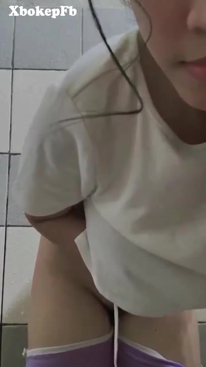 Thumbnail untuk Bokep Memek Adek Laras Belum Ada Jembut Popstream