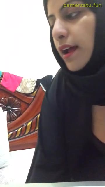 Lubang Jilbab India Pamer