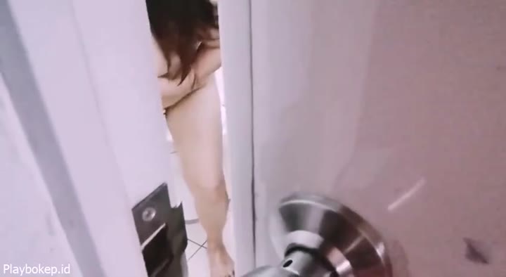 Ngewe Brondong Ketahuan Ngintip Tante Rhini Langsung Diajakin