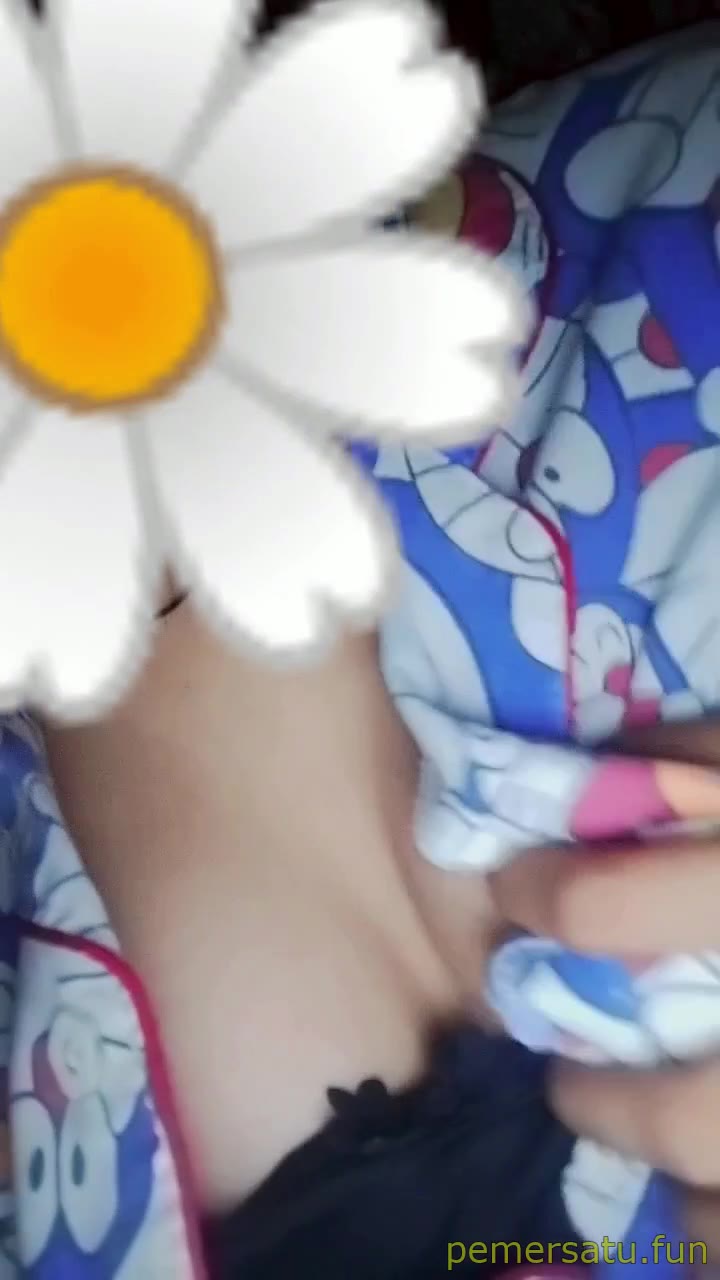 P25 Ria Amanda Masih Pakai Miniset Dan Baju Tidur Pap Tetek