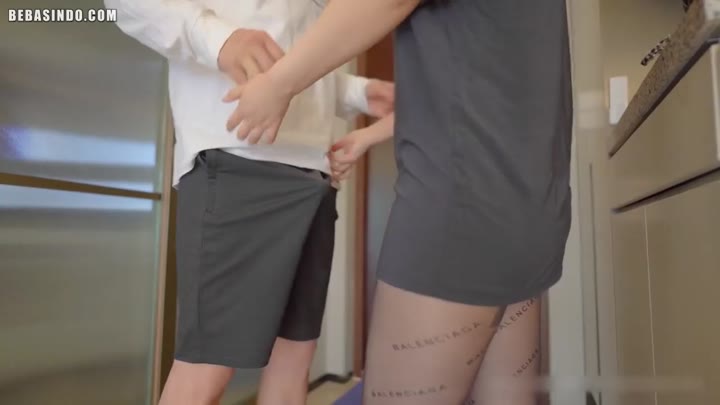Thumbnail untuk Abg Chindo Prank Kurir Wanrous memek doodstream Dodstream