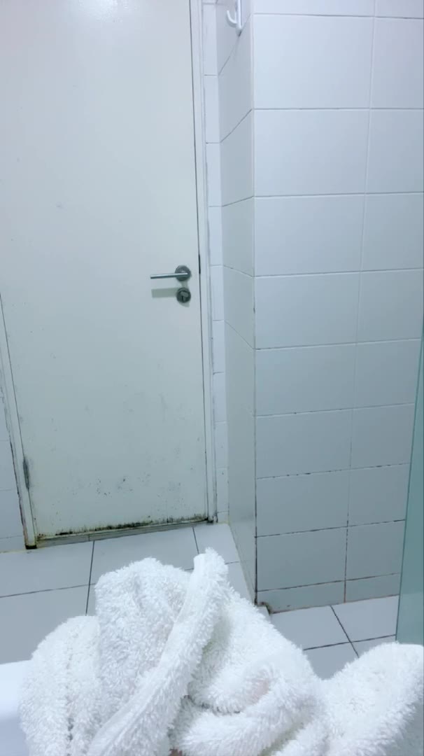 Thumbnail untuk Tante Bunga Siaran Langsung Mandi Buka2an Id 71373531