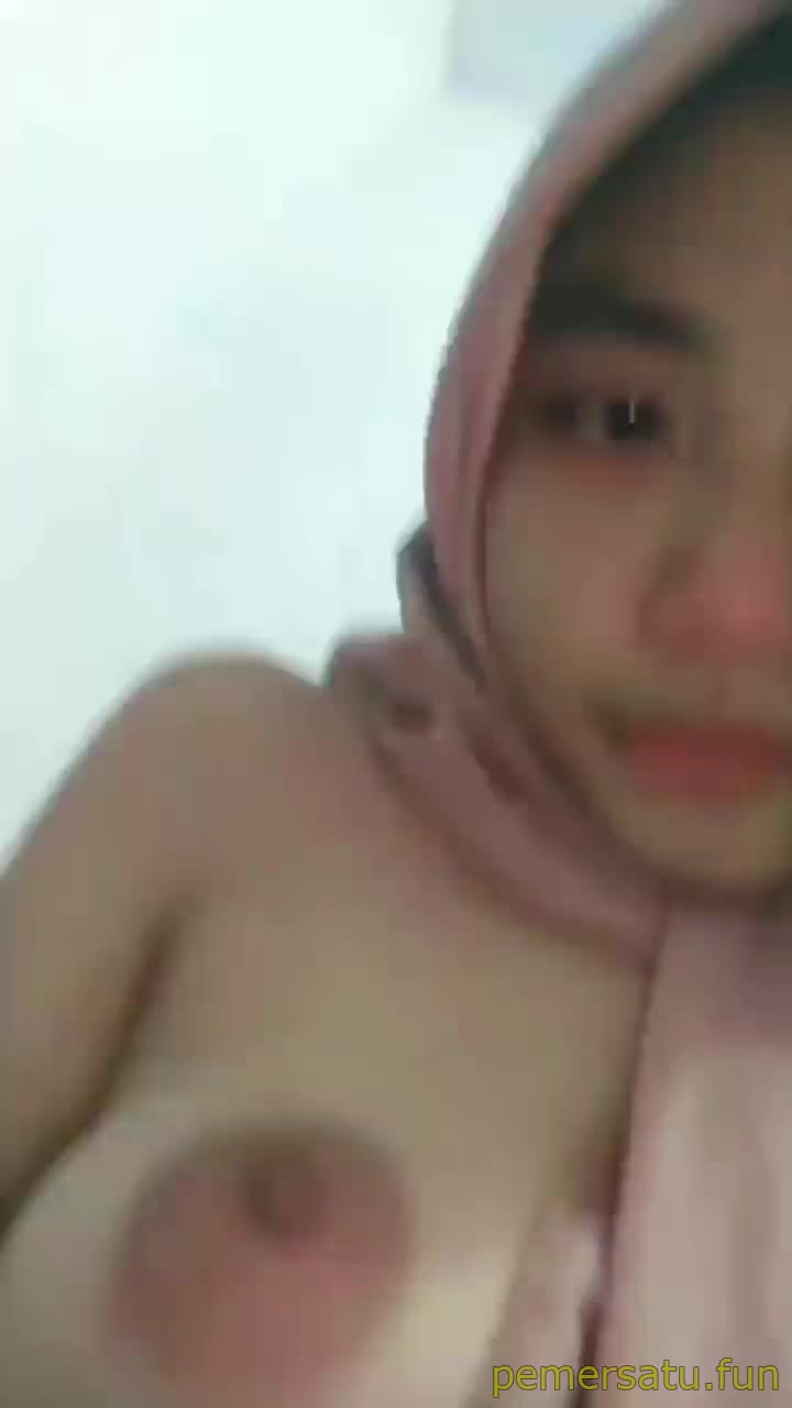 P1 Jilbab Hidung Merah Kayak Habis Nangis Pernah Viral