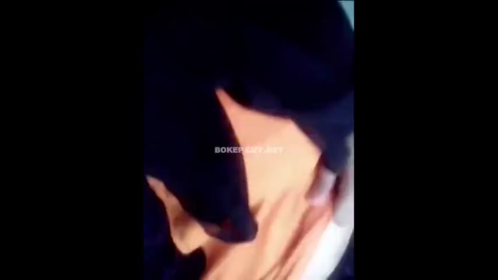 Nenen ABG Kerudung Itam Pamer