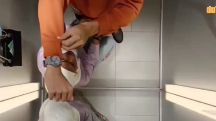 Thumbnail untuk Viral Cewe Indo Hijap Nyepong Sambil Entott 720p