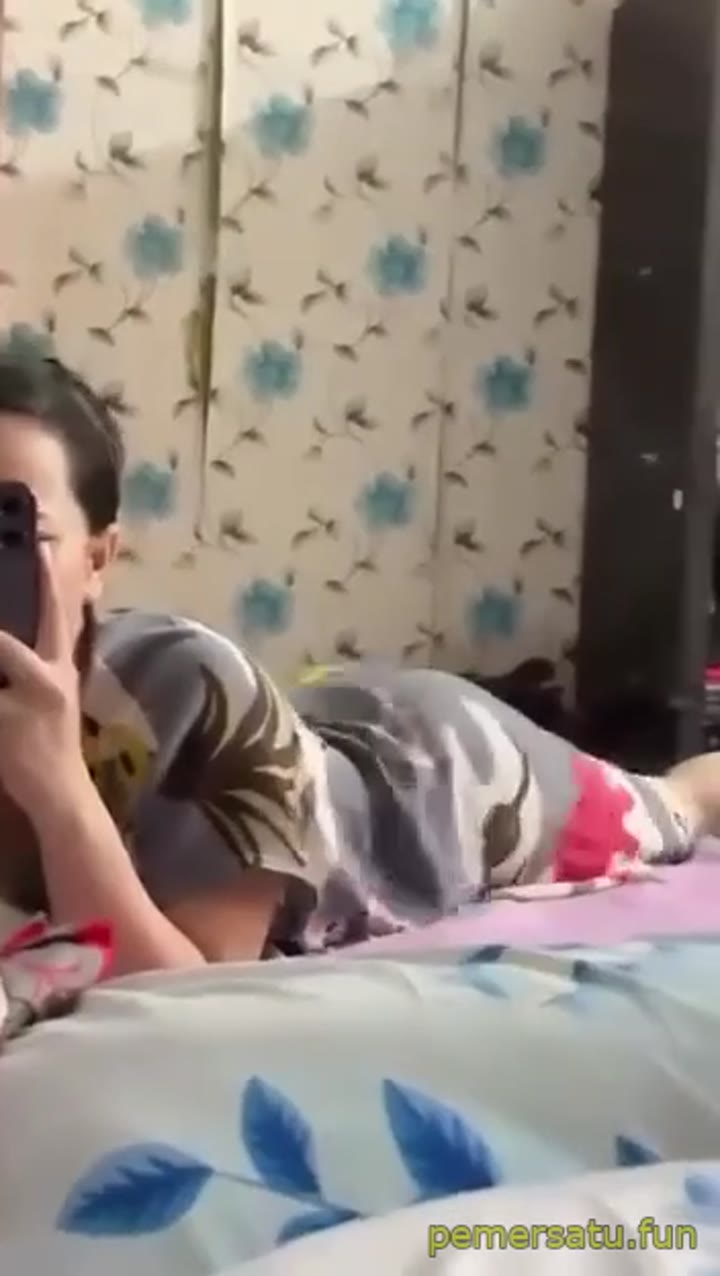 P18 Ochi Berlian Tante Selebgram Montok