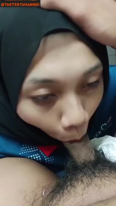 Temen Pacar Jilbab Mau Aja Sepongin Gw