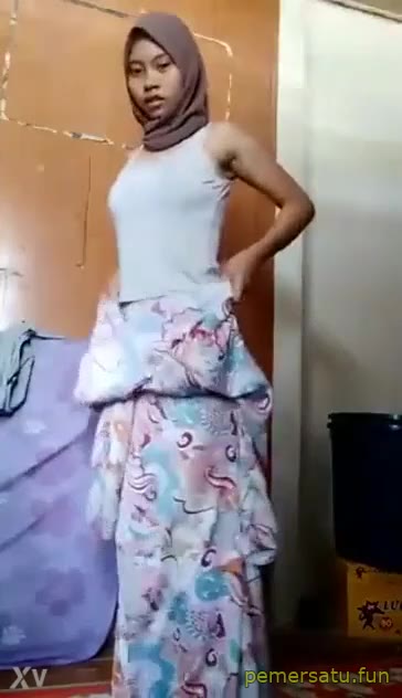 Ungu Adek Berjilbab