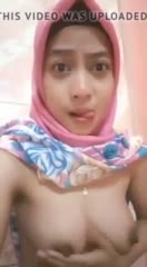 Sempit Hijab Omeg Di Wc, Mayan