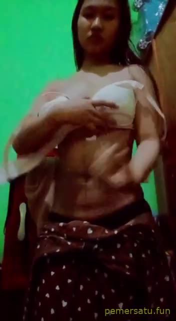 P5 Abg Esema 18yo Lepas Daster Colok Memek Sempit
