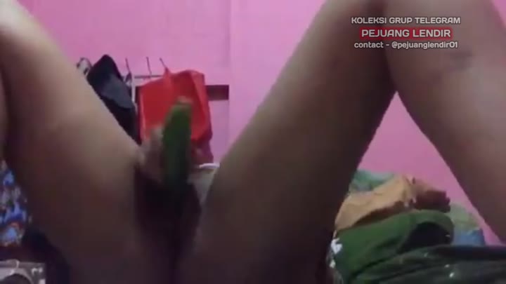 Thumbnail untuk Sari Jilbab Smp Colmek Pakai Terong 2 Lendir