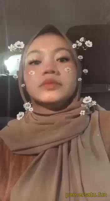 P41 Arinah Jilbab Binal Suka Bikin Status IG