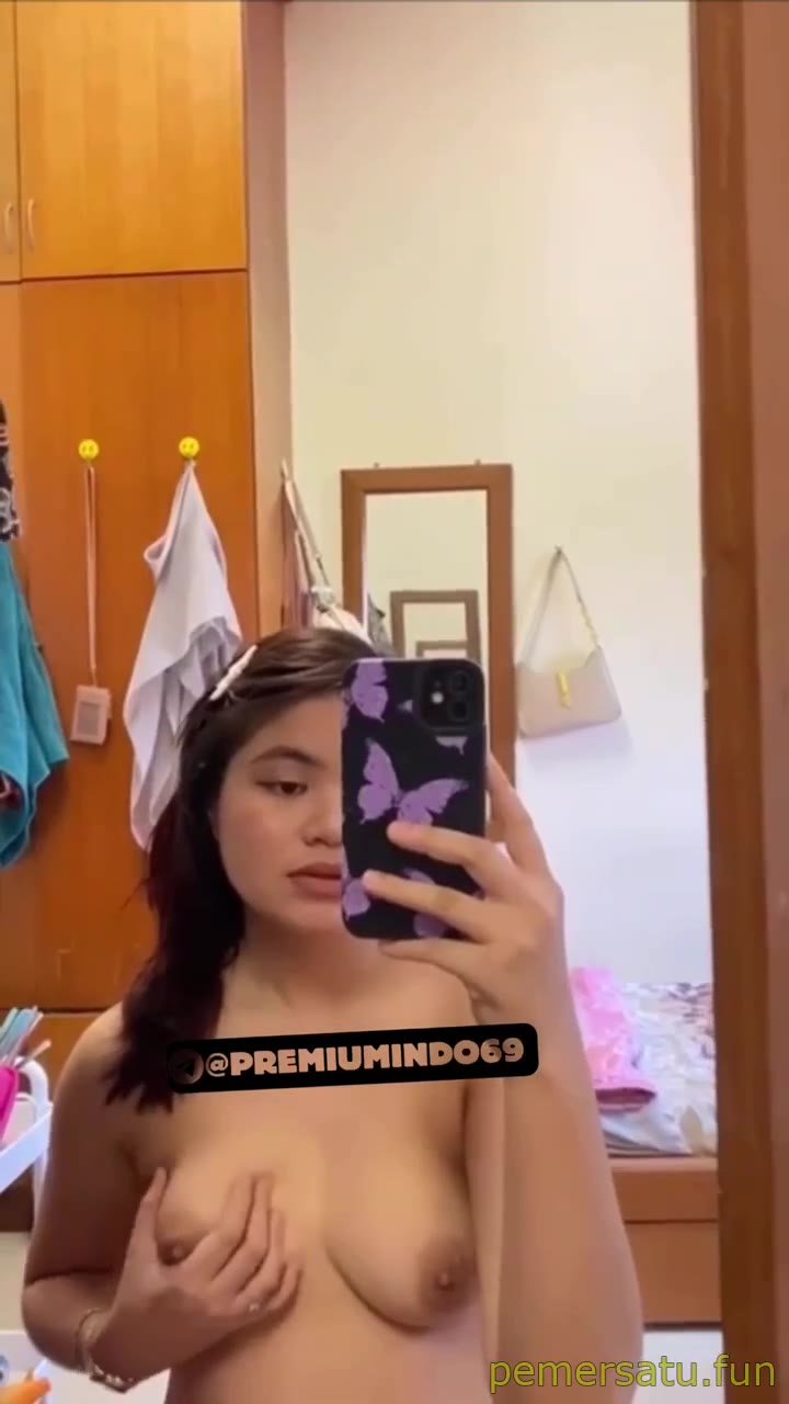 P2 Abg 18yo Sange Depan Cermin