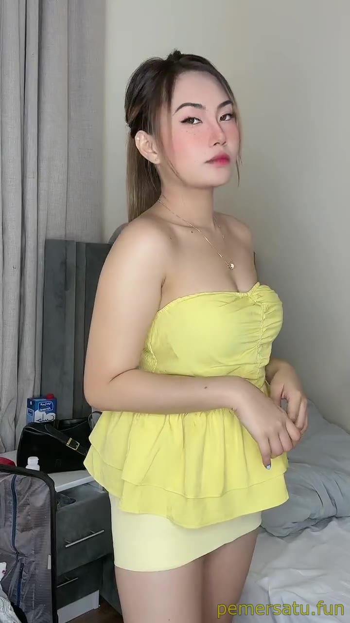 P14 Christine Fer 18yo Rare Viral