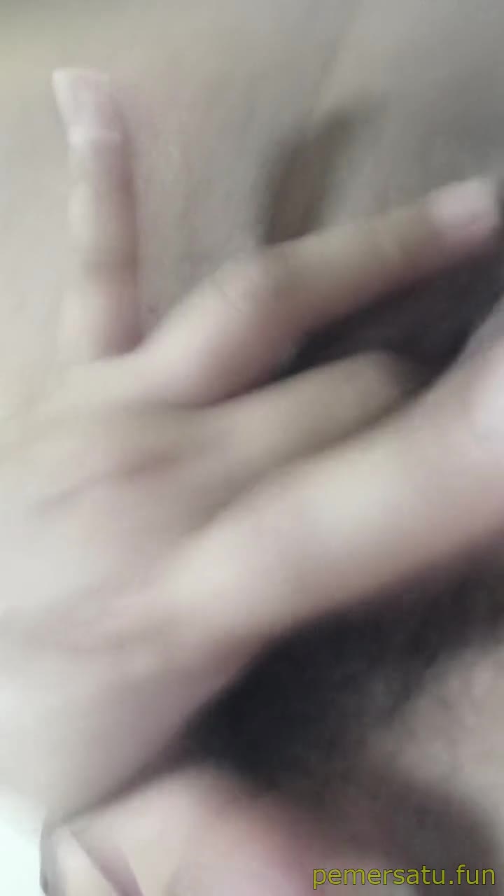 P46 Claudya 18yo Imut Memek Bergelambir