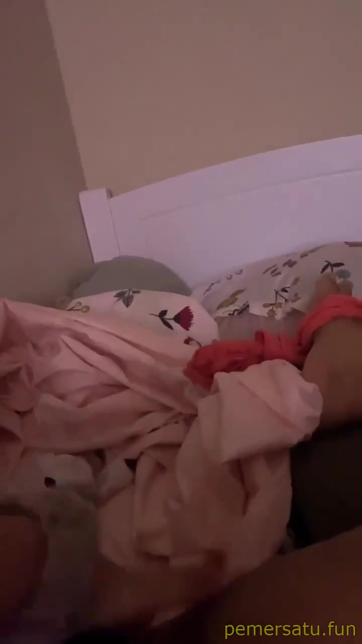 P20 Jilbab Sange Tak Terpuaskan Oleh Kontol Pendek Tapi Tebal Pemersatu Fun