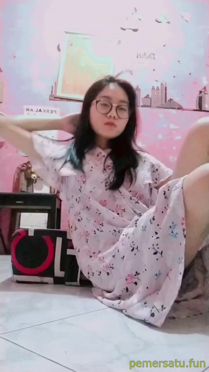 P2 Abg Lugu Berkacamata Bernama Cindy Yang Viral Di Tiktok