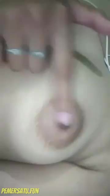 P1 Abg 18yo Buat Video Pakai Handsfree Colok Memek Sempit Part