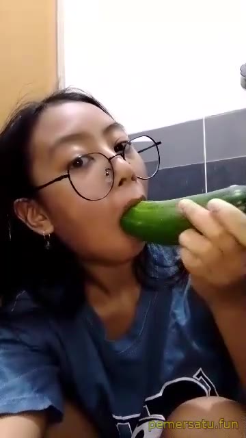 P21 Dede Aminaa Suka Timun Abg 18yo