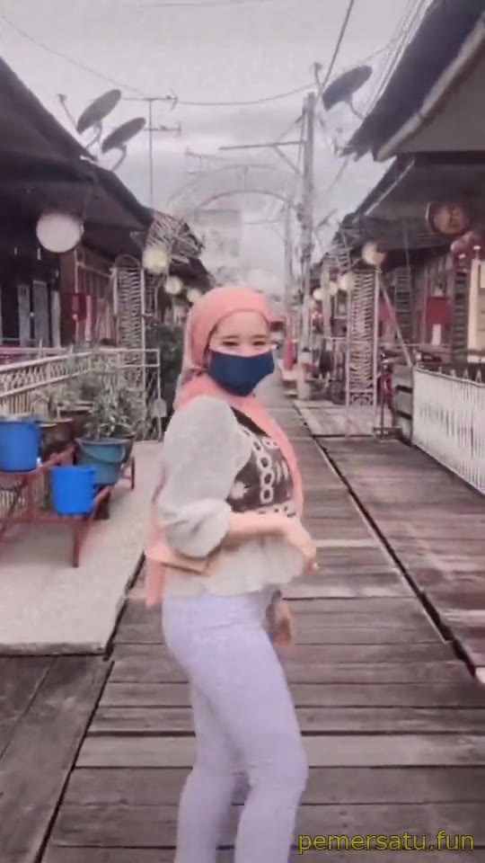 P4 Abg 18yo Colok Memek Pakai Wortel