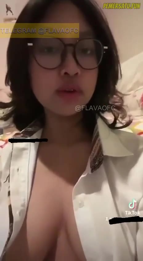 P11 Nindia Abg 18yo Kacamata Kurus