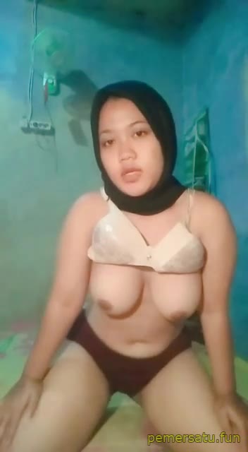 P4 Rosalinda Hijab Tobrut 18yo Sange Viral