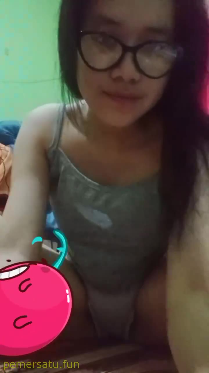 P8 Zeya Abg 18yo Kacamata Sange