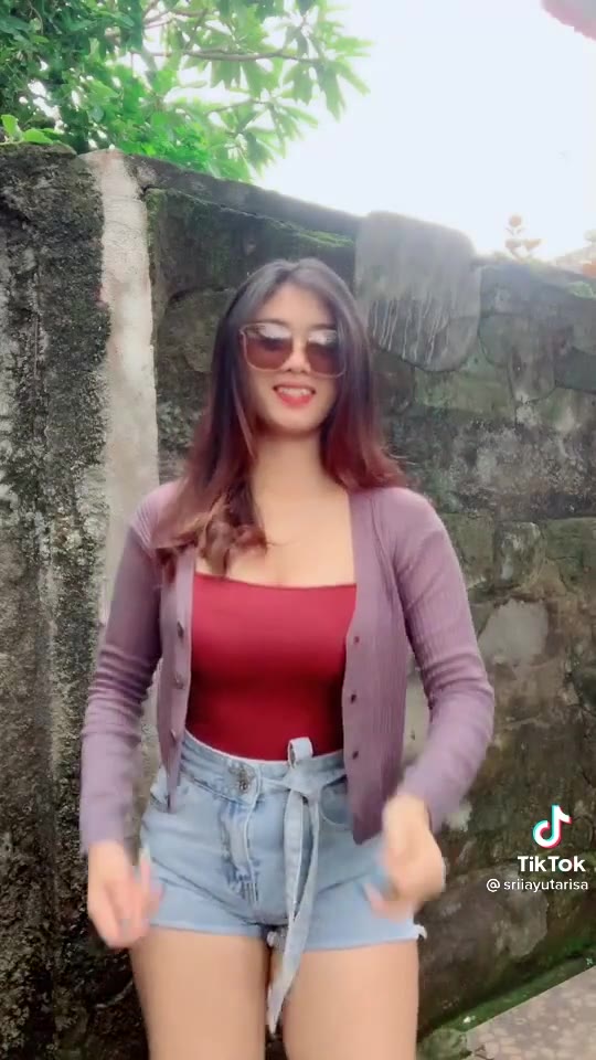P2 SRI AYU TARISA GADIS BALI VIRAL PEMERSATU DOT FUN