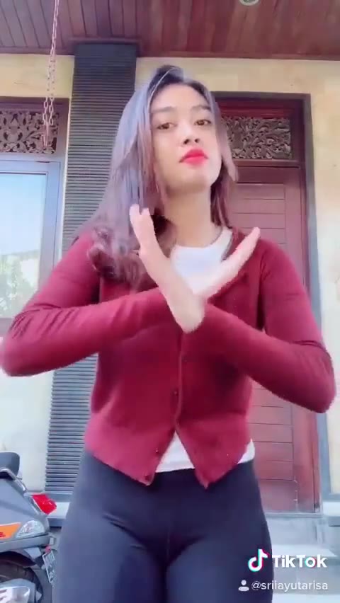 P1 SRI AYU TARISA GADIS BALI VIRAL PEMERSATU DOT FUN