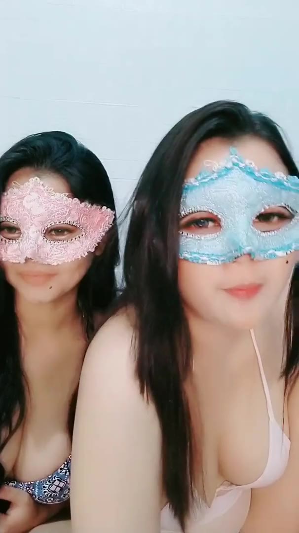 Thumbnail untuk Lesbi Eca Trio Montok Saling Pamer Body Toketnya