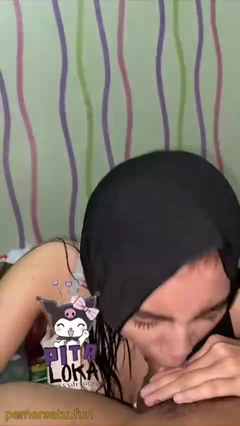 P1 Hijab Pitaloka Sepong Kontol