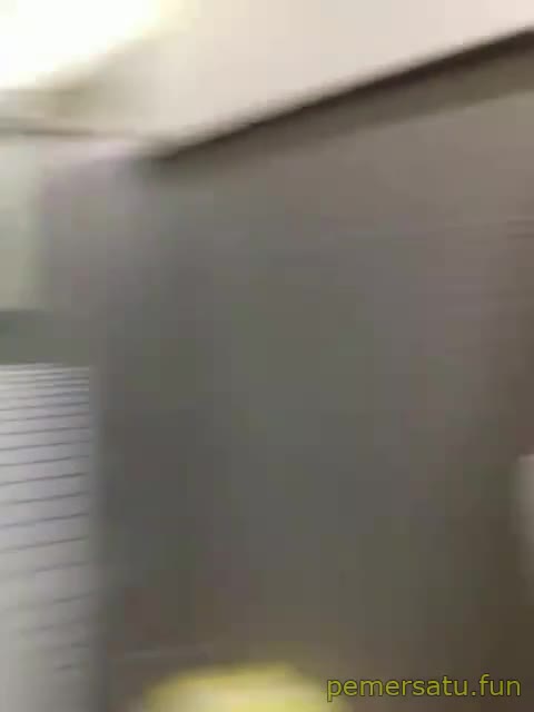 P32 Anna Kristina Ylaya Tobrut Kacamata Mov