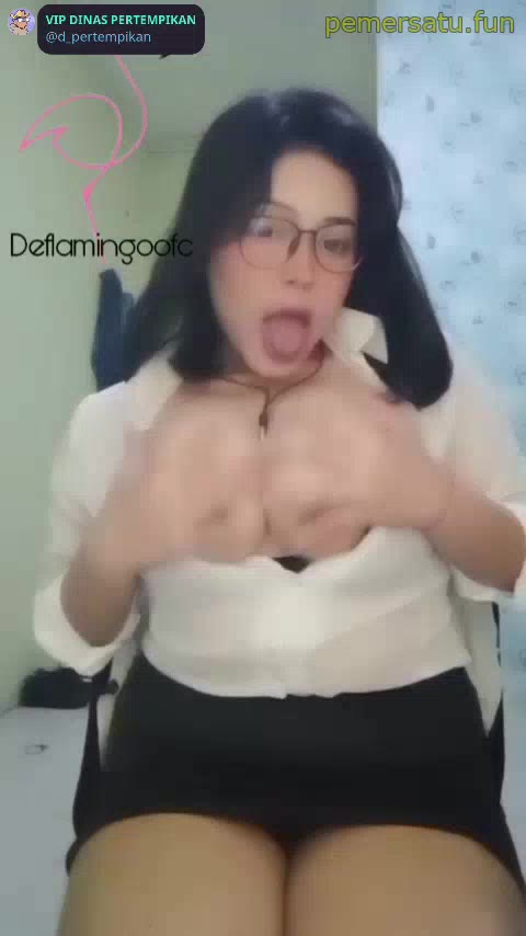 P28 Jilbab Sangar Toket Gede Memek Tembem Becek Butuh Kontol