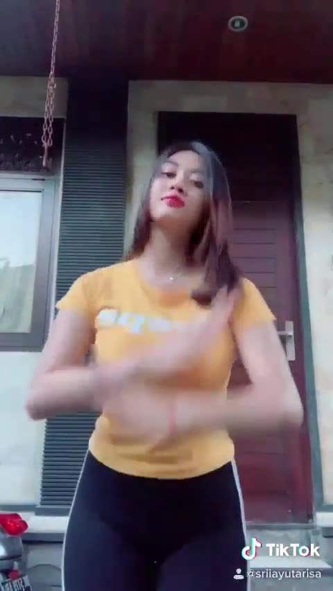 P14 SRI AYU TARISA GADIS BALI VIRAL PEMERSATU DOT FUN