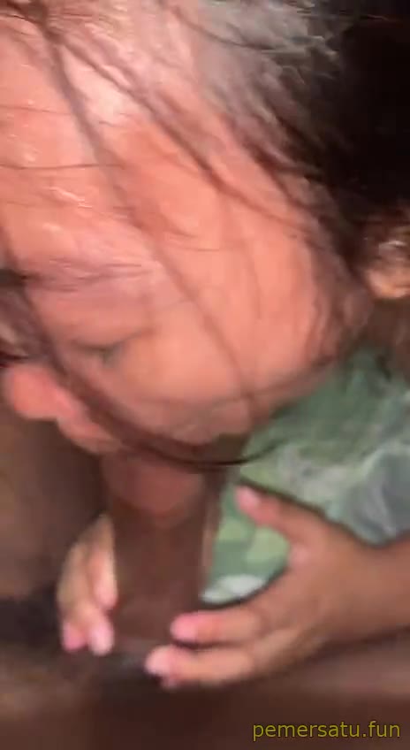 P5 Karin Awek 19yo Sepong Kontol Item Outdoor Lanjut Ngewe