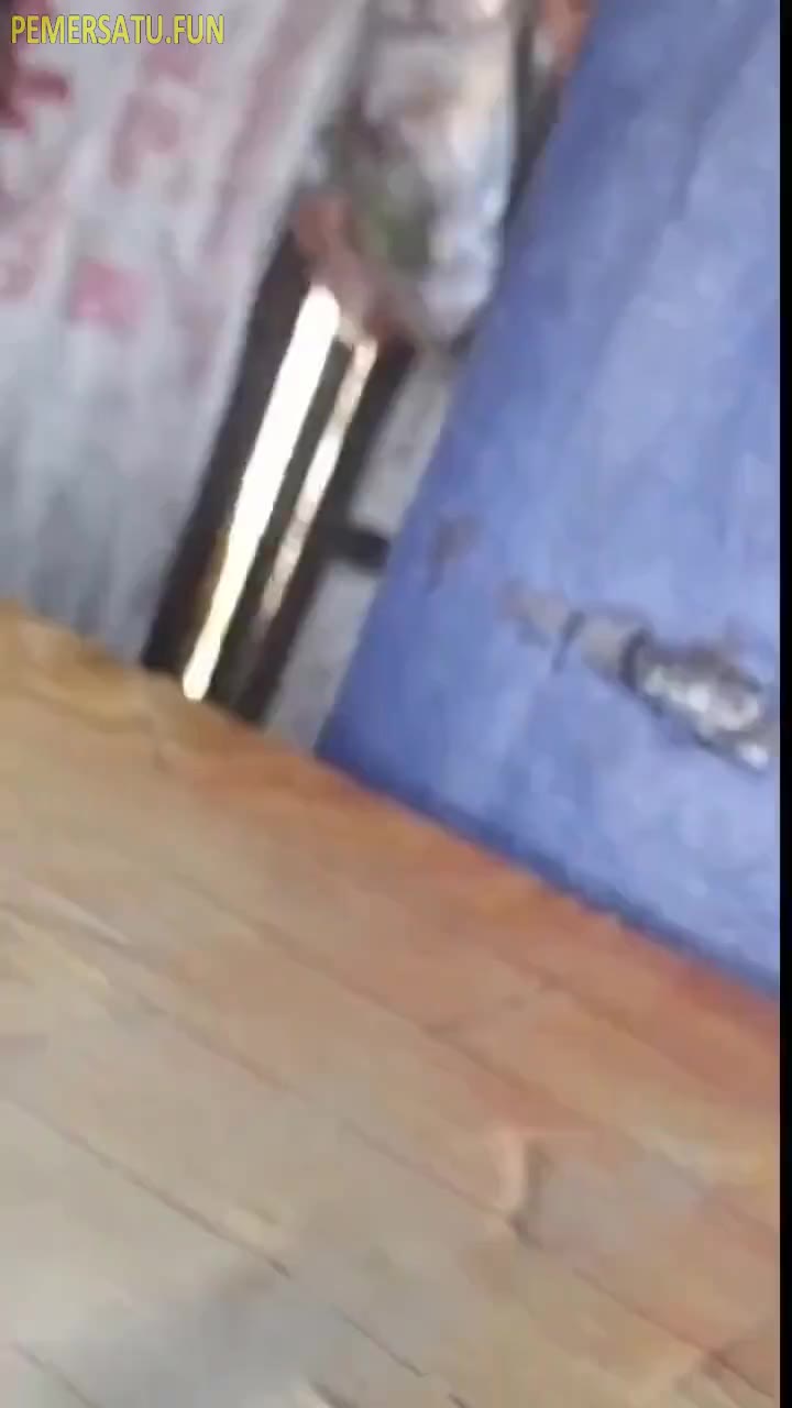 (new) Eksib Coli Batang Di Warung Janda Montok Crot Di Meja